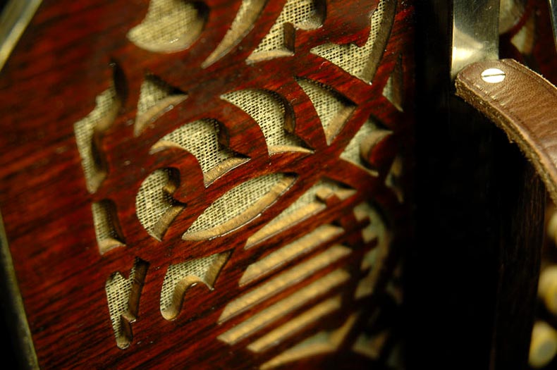 Der rechte Deckel eines AA Bandoneon