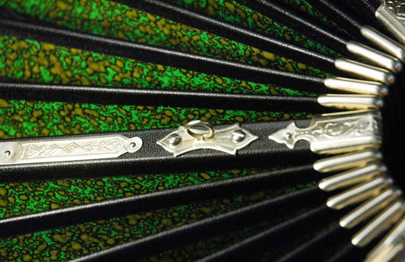 Neuer Balg mit grünem Papier