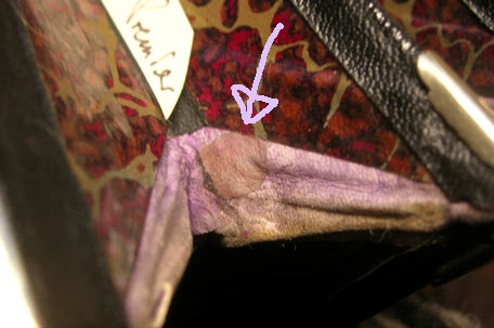 Löcher in Ecken mit Leder dichten